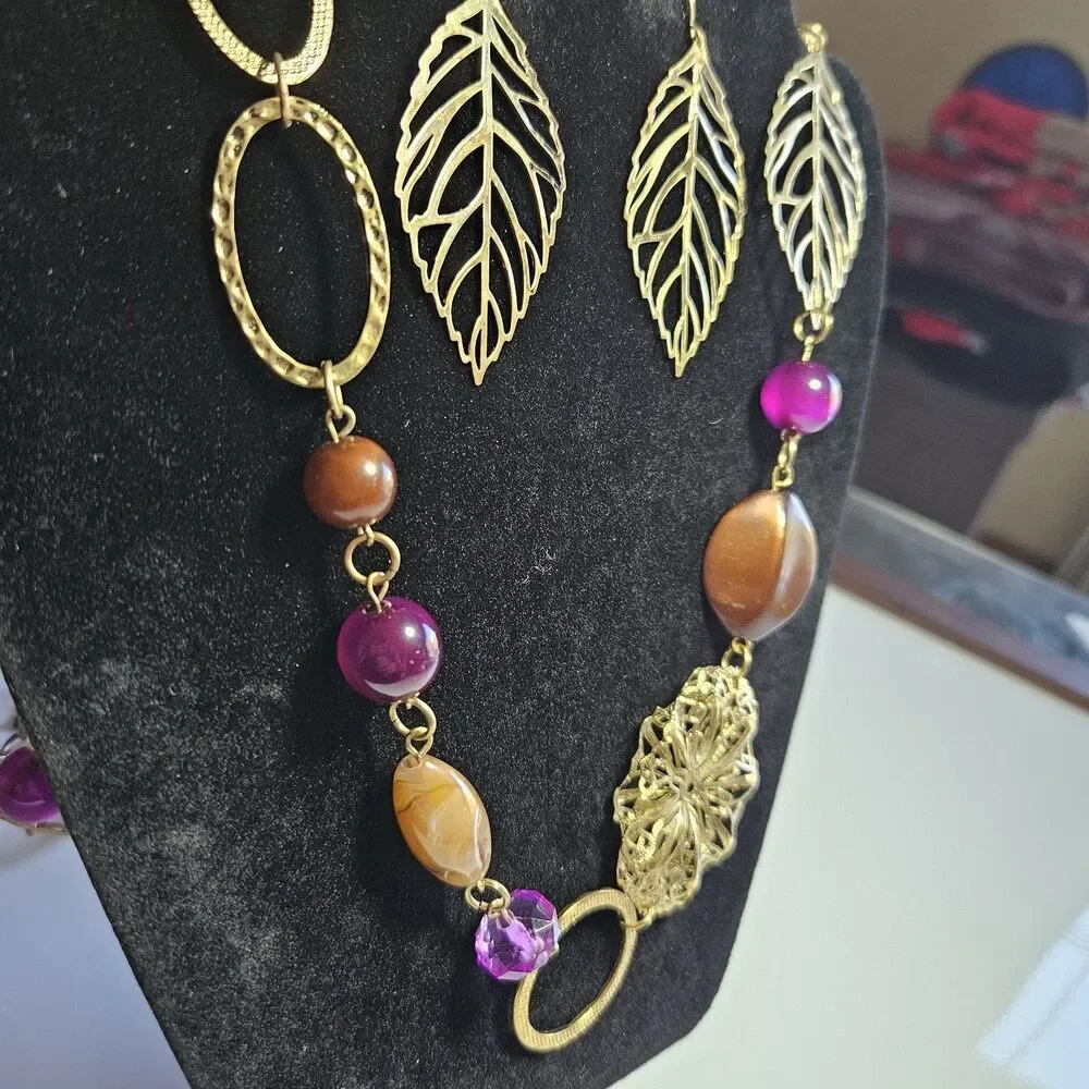 Gold Tone Autumn Colors Chunky Necklace & Leaf Earrings 42